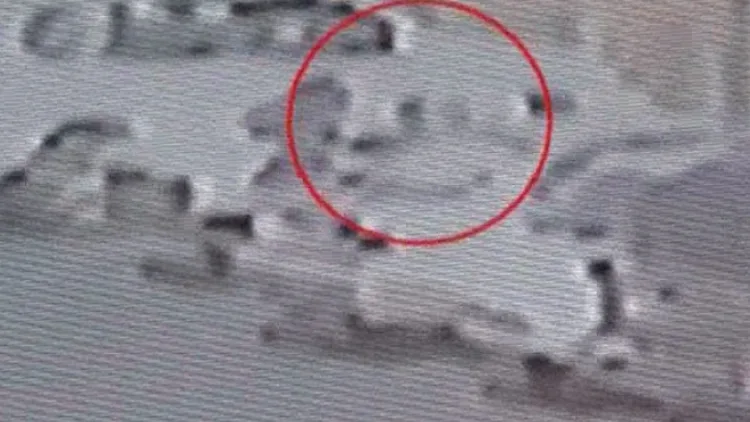 תיעוד מתוך חילוץ שני תאומים שנשכחו ברכב בנצרת עילית