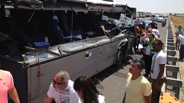 תאונת אוטובוס על כביש 6