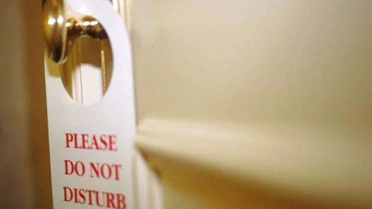 שלט נא לא להפריע