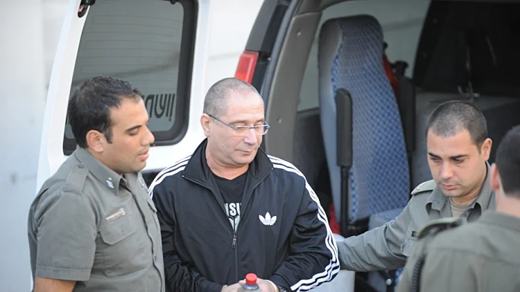 מאיר אברג'יל חזר לישראל: "בושה שהמדינה הסגירה אותי" | חדשות 13