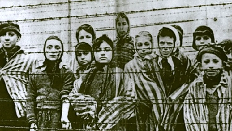 ילדים בגטו אושוויץ  מתוך הסרט הילדים מהתמונה - יום השואה - דוקו