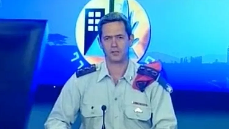 מסביר מטעם פיקוד העורף לשעת מלחמה בערוץ 10 מתאמן באולפנים