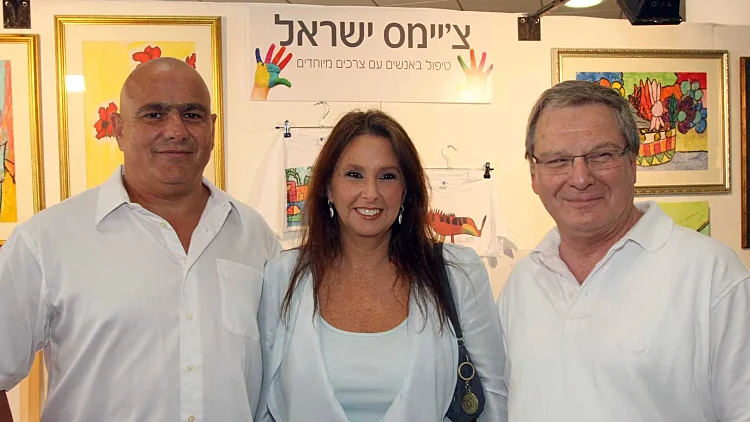 דני דנקנר,שרי אריסון וצבי זיו באירוע של צ'יימס ישראל