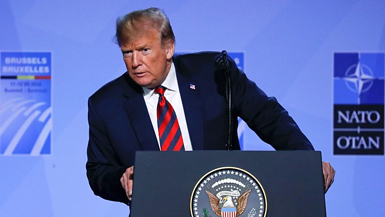 נשיא ארצות הברית, דונלד טראמפ, במסיבת עיתונאים בפסגת נאט"ו
