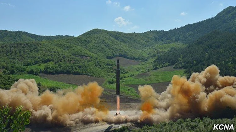 קוריאה הצפונית טוענת: שיגרנו לראשונה טיל בליסטי בין-יבשתי
