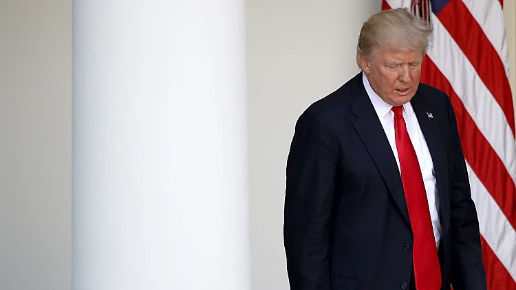 "רוב מוחץ בבית הנבחרים לדרוש מטראמפ לחזור בו מהנסיגה מסוריה"