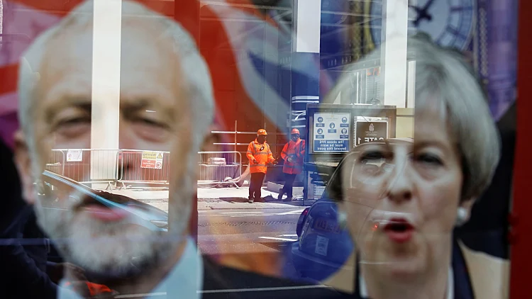 הבחירות בבריטניה: למרות הפיגועים – המצב הכלכלי הוא שיכריע את הצבעת הבוחרים | חדשות 13