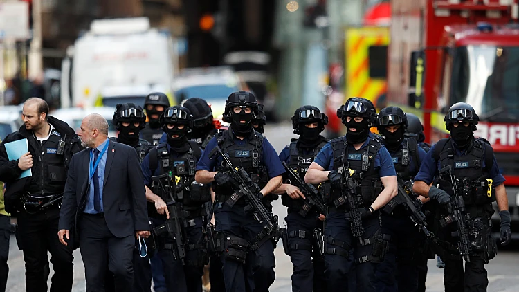 שכנו של חשוד כאחד המחבלים מבריטניה: "קשה לעכל - זה לא האדם שאנחנו מכירים"