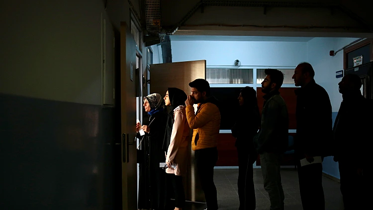 משאל העם בטורקיה: ניצחון בנקודות לארדואן, הפסד בנוק-אאוט לדמוקרטיה