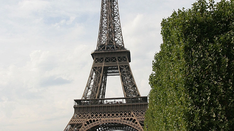 מגדל אייפל בפריז, צרפת