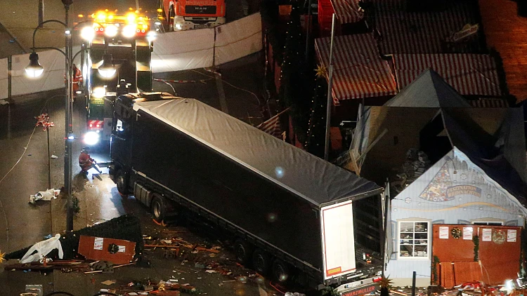 זירת פיגוע הדריסה בברלין בו נהרגו 12 בני אדם