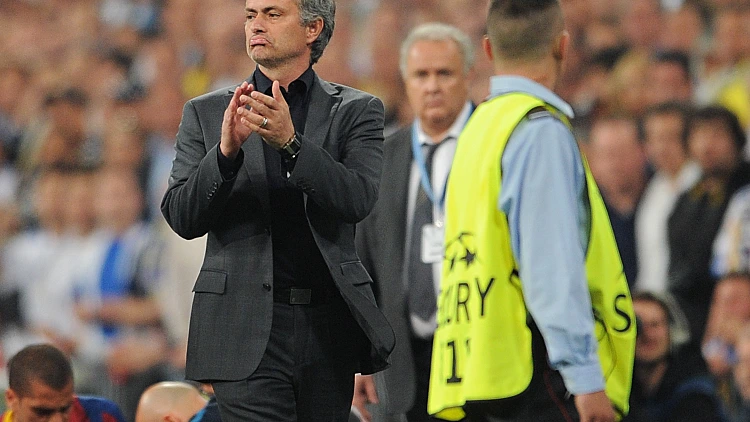 ז'וזה מוריניו מורחק בחצי הגמר