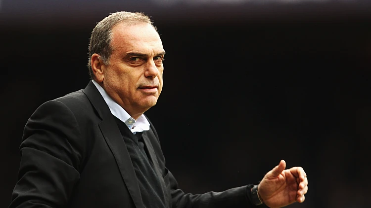 אנגליה: ווסטהאם וגרנט הפסידו לאסטון וילה 2:1 ונשארו מתחת לקו האדום