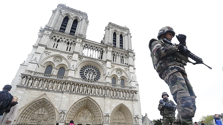 לראשונה מאז 1803: לא תתקיים מיסת חג המולד בקתדרלת נוטרדאם