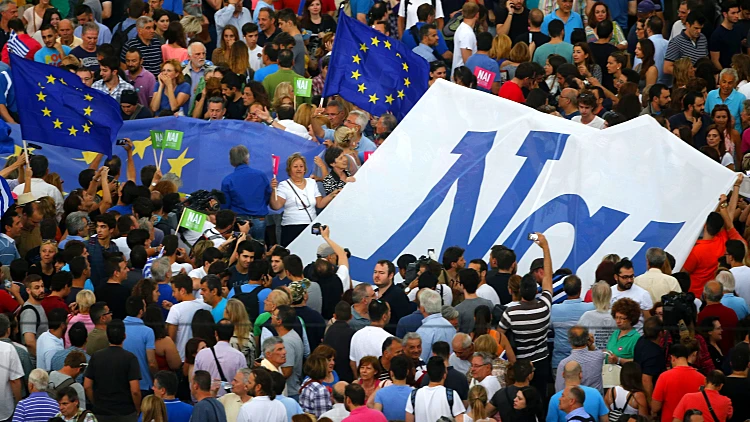 הפגנה באתונה בעד הישארות בגוש האירו