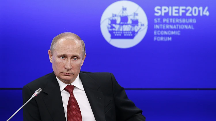 נשיא רוסיה ולדימיר פוטין בכנס כלכלי בסנט פטרסבורג