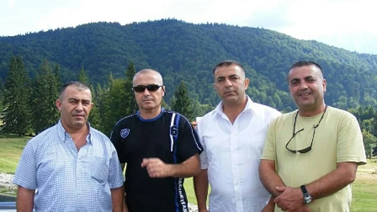 שלושת ההרוגים בתאונת הדרכים בשוויץ ואחיו (שני מימין) של עזאם עזאם שפצוע באורח אנוש