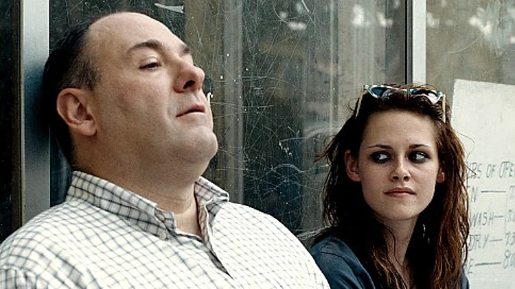 ג'ייימס גנדולפיני וקריסטן סטיוארט ב"ברוכה הבאה לריילי"