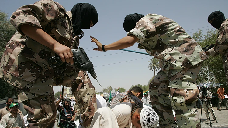 הפגנה שבה צוחקים על התעללות של חיילים עיראקיים