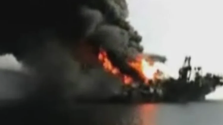 שריפה באסדת הקידוח של BP