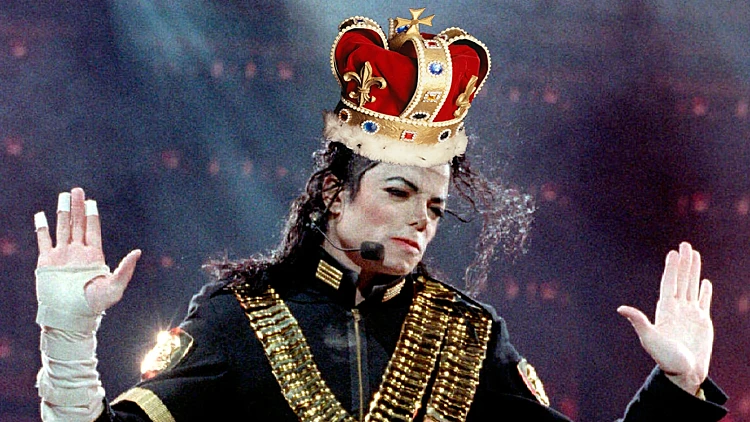 מייקל ג'קסון מלך