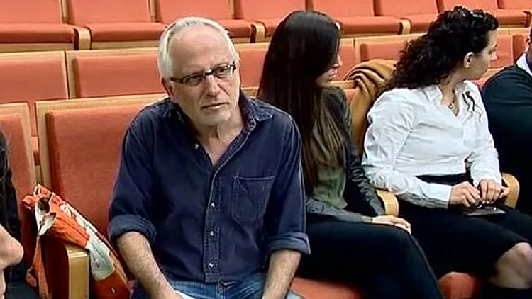 יגאל סרנה, עיתונאי "ידיעות אחרונות", במהלך דיון בבית המשפט בנוגע לתביעת הדיבה של ראש הממשלה ואשתו נגדו