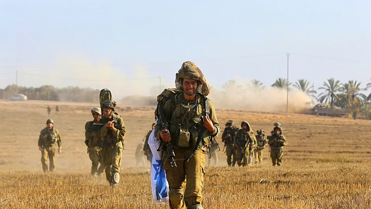 חיילי גבעתי בגבול רצועת עזה במבצע "צוק איתן"