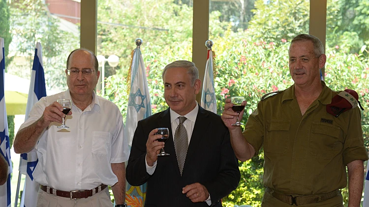 ראש הממשלה בנימין נתניהו, שר הביטחון משה יעלון והרמטכ"ל בני גנץ