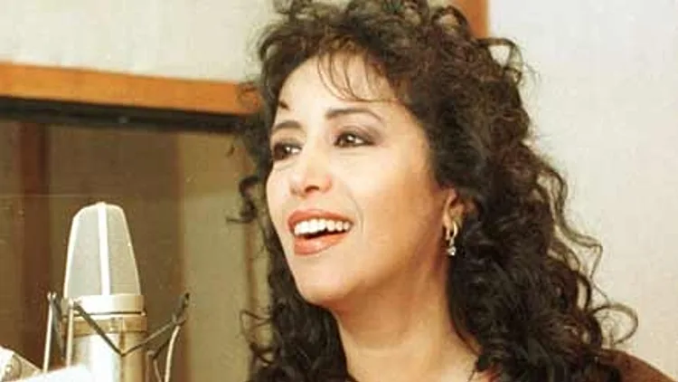 עפרה חזה