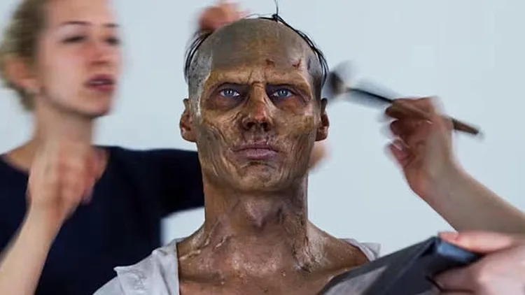 מאה שנים של: זומבים!