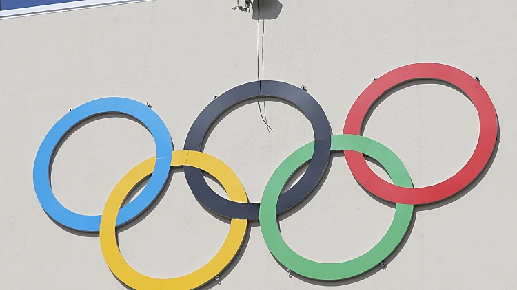 הסמל האולימפי בכפר האולימפי בריו