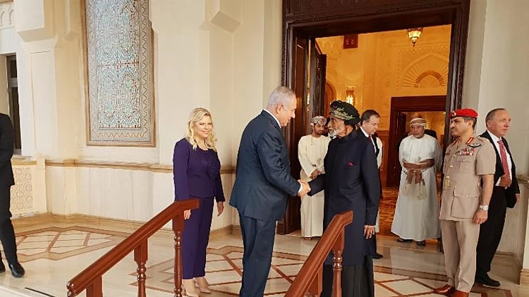 המבוכה הדיפלומטית מאחורי הצטרפות שרה נתניהו לביקור בעומאן