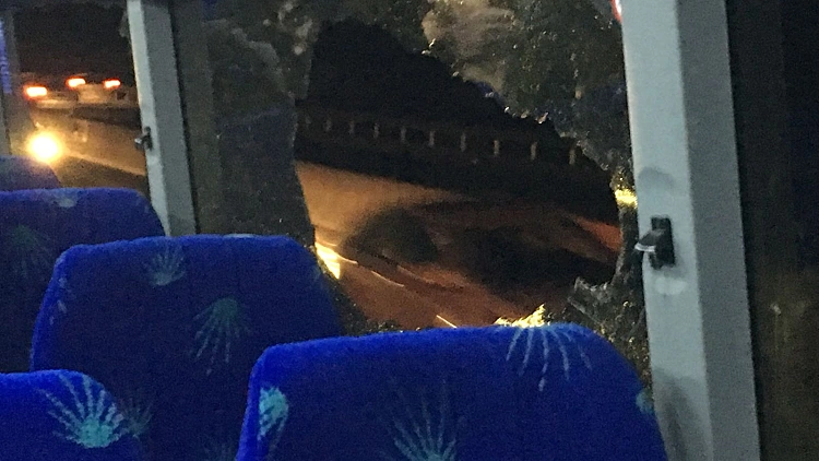 אוטובוס שהושלכו עליו אבנים בואדי ערה