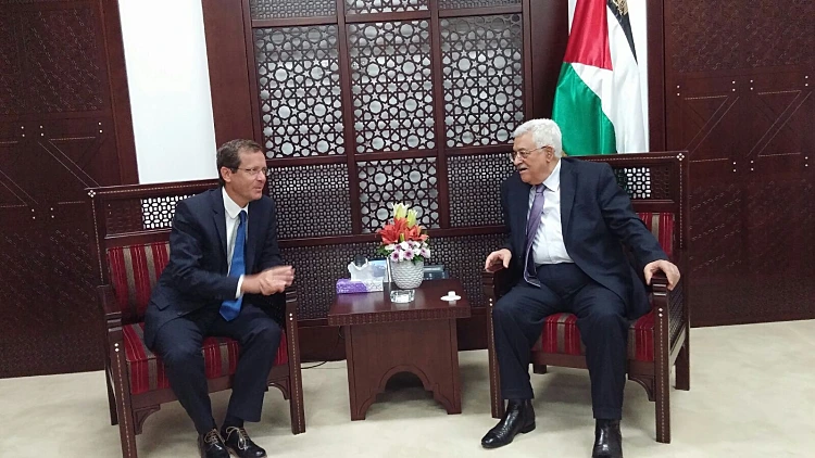 יצחק הרצוג ואבו מאזן