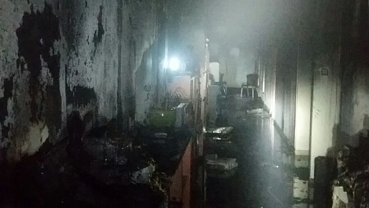 שריפה במשרדי בצלם