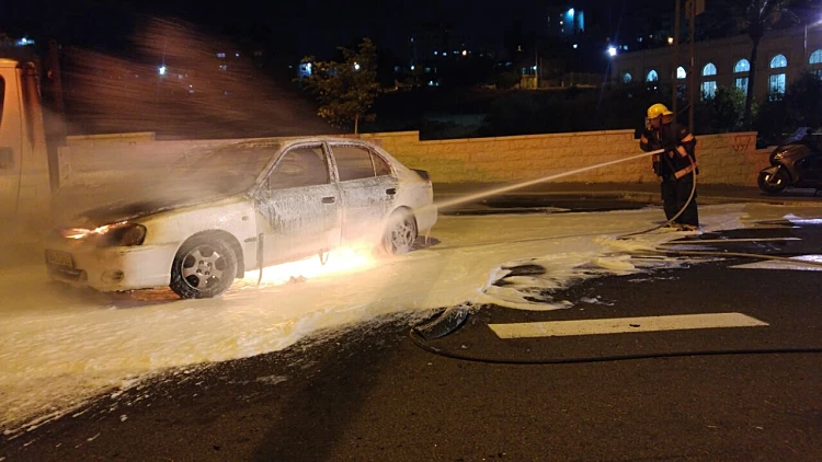 פצועה בינוני ופצועים קל מהשלכת בקבוק תבערה על רכב בשועפט