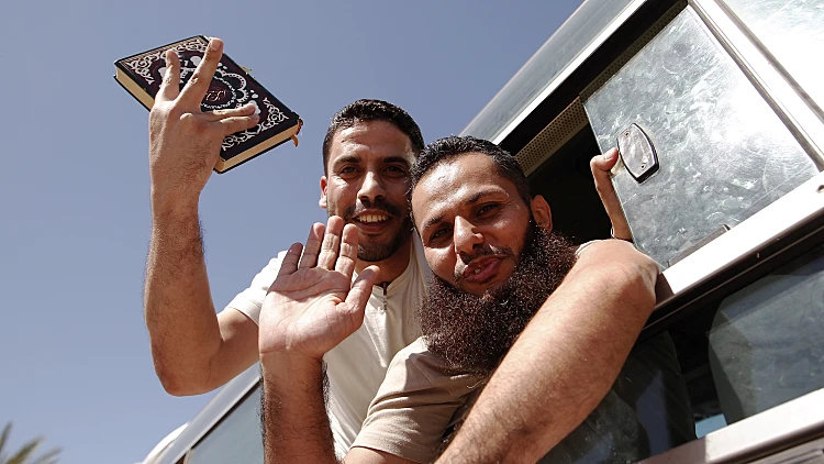 אסירים פלסטינים להיכנס לעזה דרך מעבר רפיח ממצרים