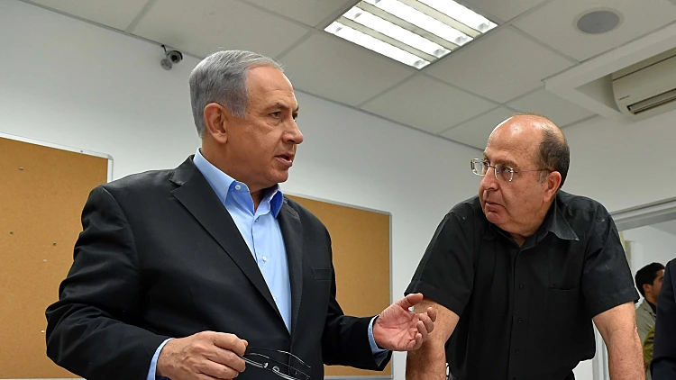 רה"מ, שר הביטחון והרמטכ"ל בתדרוך בפיקוד הדרום במבצע "צוק איתן"