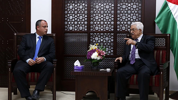 יו"ר הרשות הפלסטינית אבו מאזן בפגישתו עם ח"כ חיליק בר ברמאללה