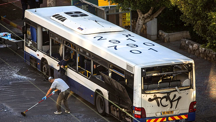 אוטובוס קו 240 של דן בבת ים, בו הוטמן מטען חבלה שהתפוצץ ללא נפגעים