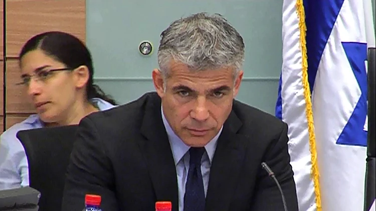 שר האוצר, יאיר לפיד, בוועדת הכלכלה