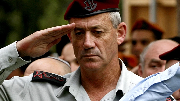 הרמטכ"ל בני גנץ מצדיע