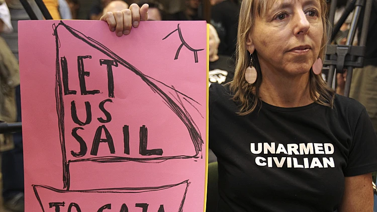 פעילה במשט לעזה