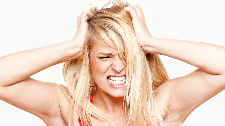 בחורה מתוסכלת