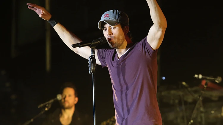 אנריקה איגלסיאס בהופעה בישראל