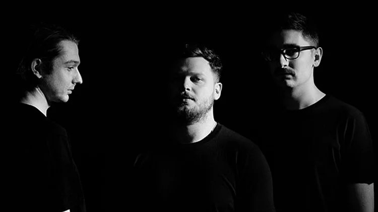 ALT J