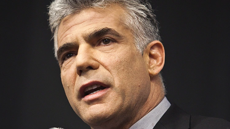 יאיר לפיד בנאום מדיני באריאל