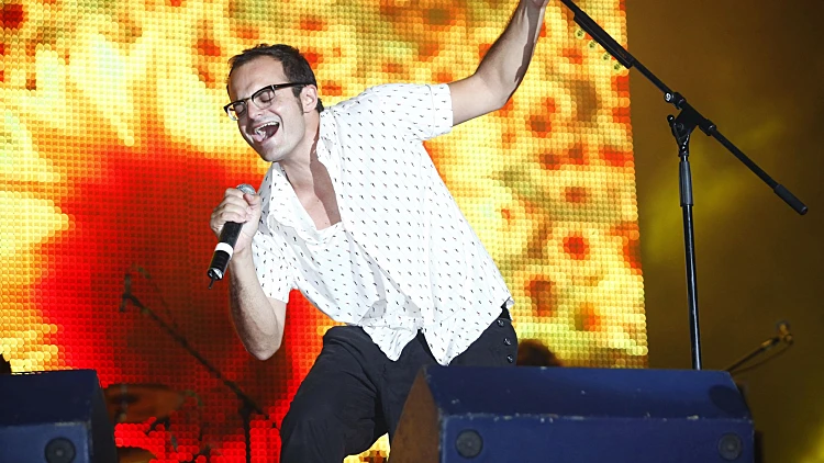 אברהם טל בהופעה: מסע קסום