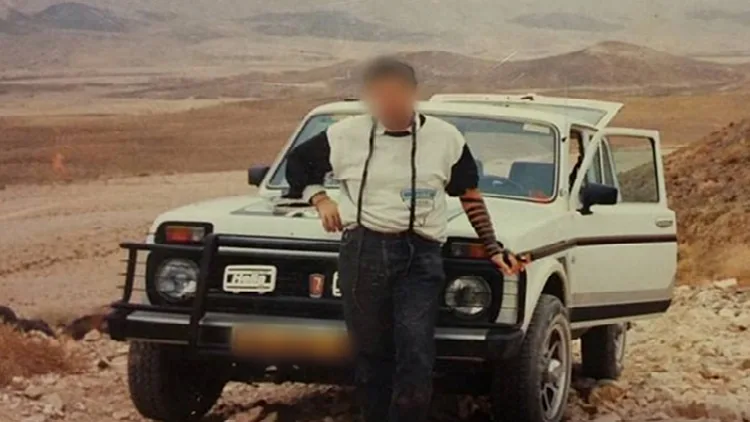 "עזרא לנדרובר", רב שתלמידיו טוענים כי הטריד אותם