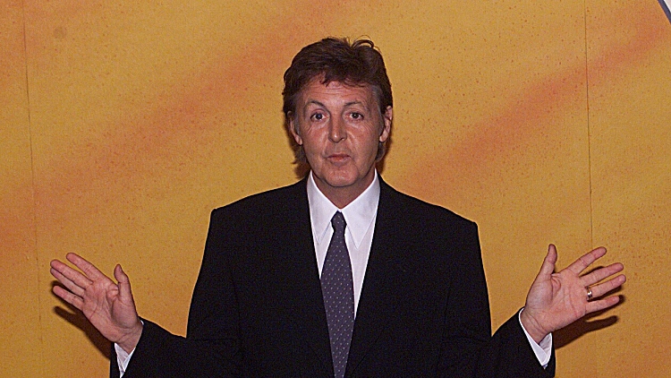 מה פול מקרטני חושב על מיילי סיירוס?